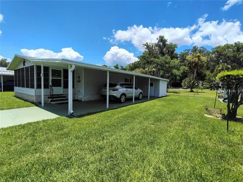 52 Outlet Drive Lake Panasoffkee FL 33538