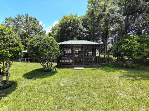52 Outlet Drive Lake Panasoffkee FL 33538