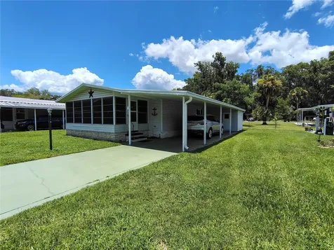 52 Outlet Drive Lake Panasoffkee FL 33538