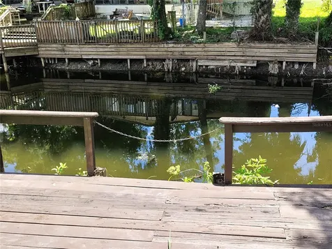 52 Outlet Drive Lake Panasoffkee FL 33538