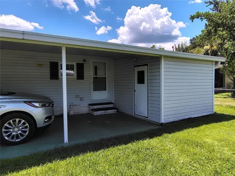 52 Outlet Drive Lake Panasoffkee FL 33538