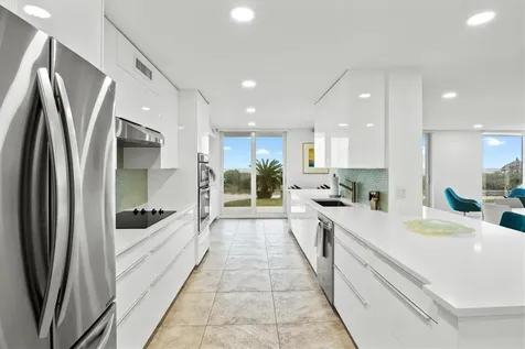 2425 Gulf Of Mexico Drive Longboat Key FL 34228