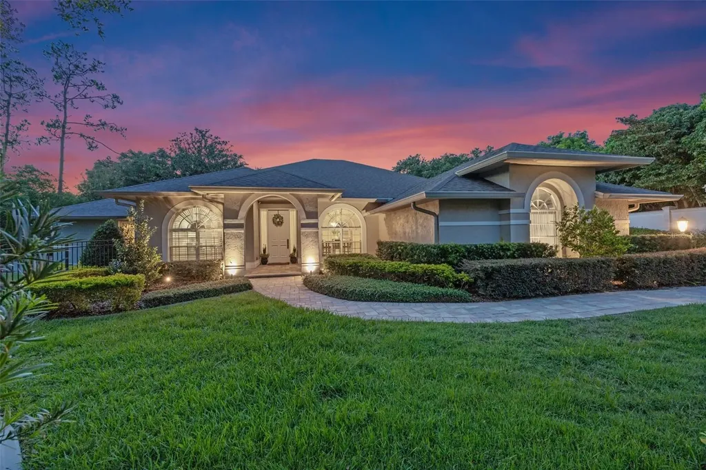 5102 Round Tree Court Orlando FL 32819
