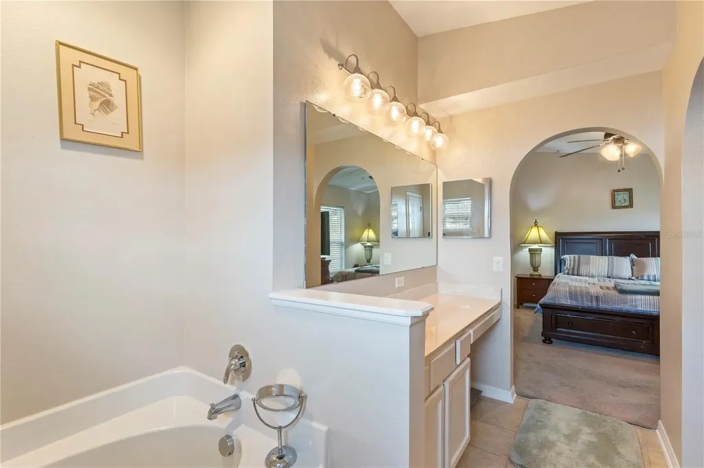 7804 Country Chase Avenue Lakeland FL 33810