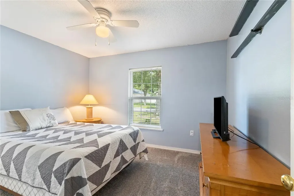 7804 Country Chase Avenue Lakeland FL 33810