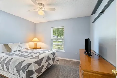 7804 Country Chase Avenue Lakeland FL 33810