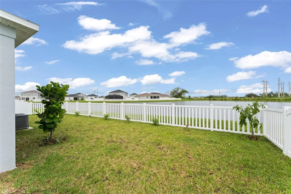 9368 Sandy Bluffs Circle Parrish FL 34219