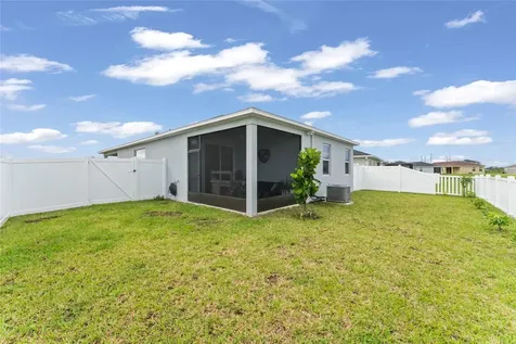 9368 Sandy Bluffs Circle Parrish FL 34219