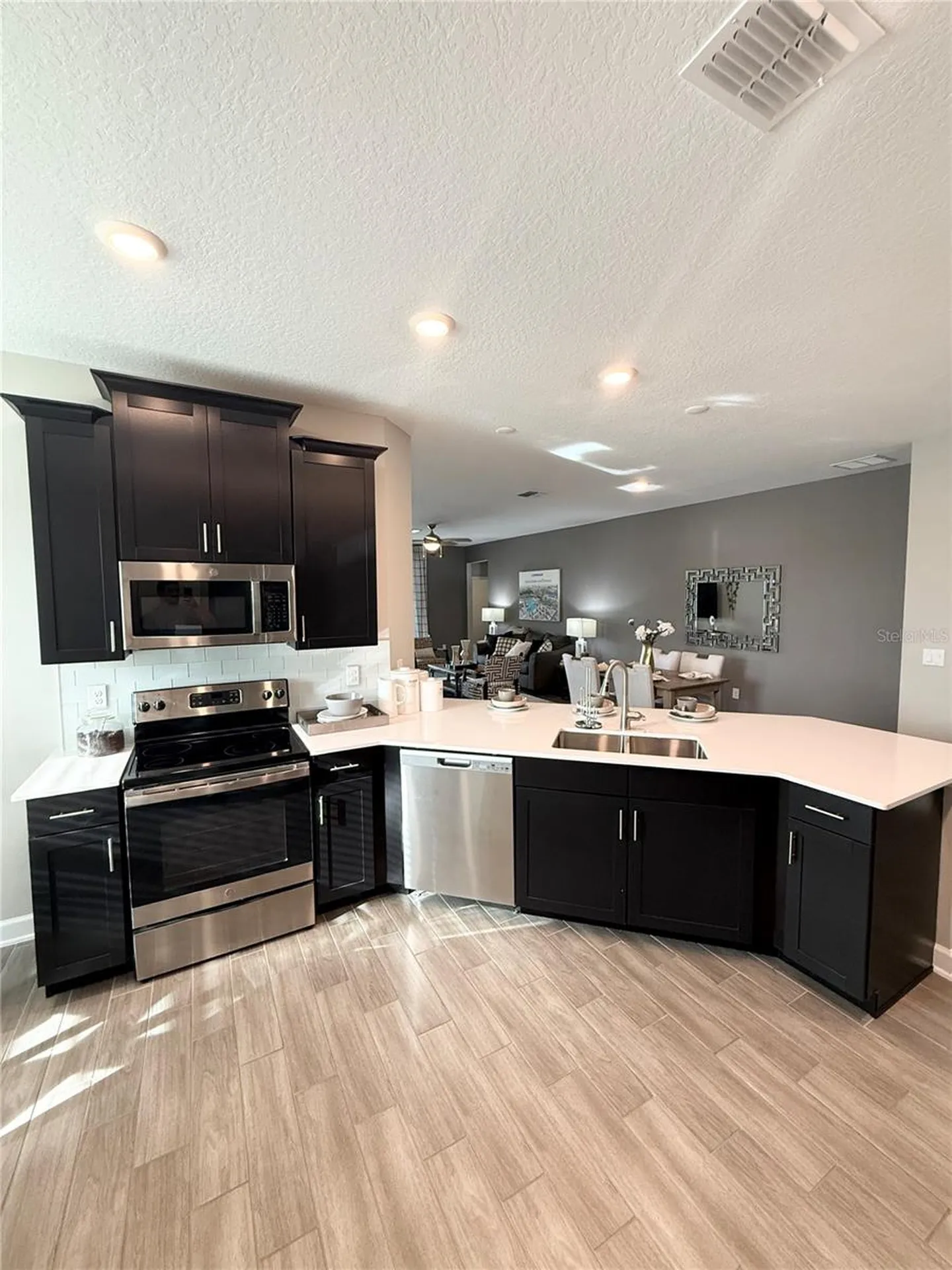 2396 Volunteer Avenue Kissimmee FL 34744