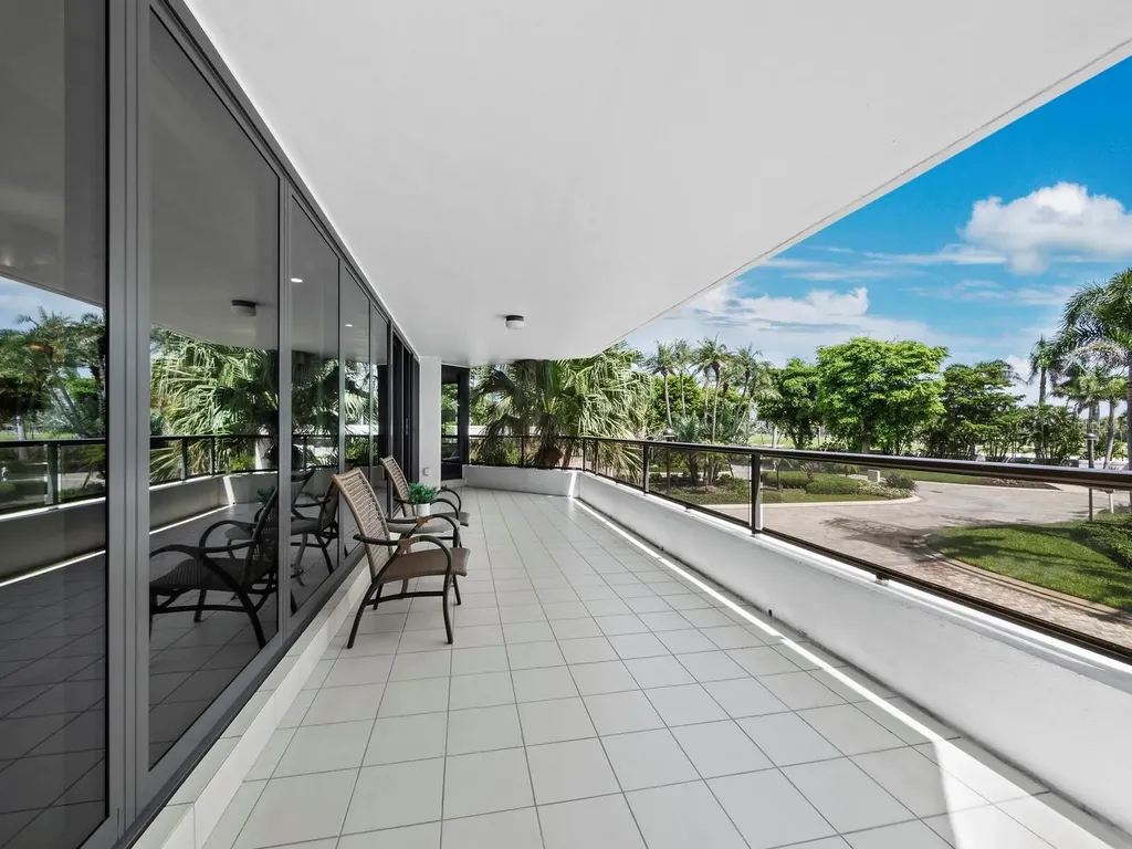 565 Sanctuary Drive Longboat Key FL 34228