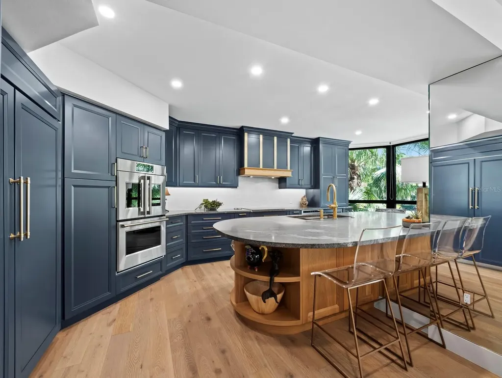 565 Sanctuary Drive Longboat Key FL 34228