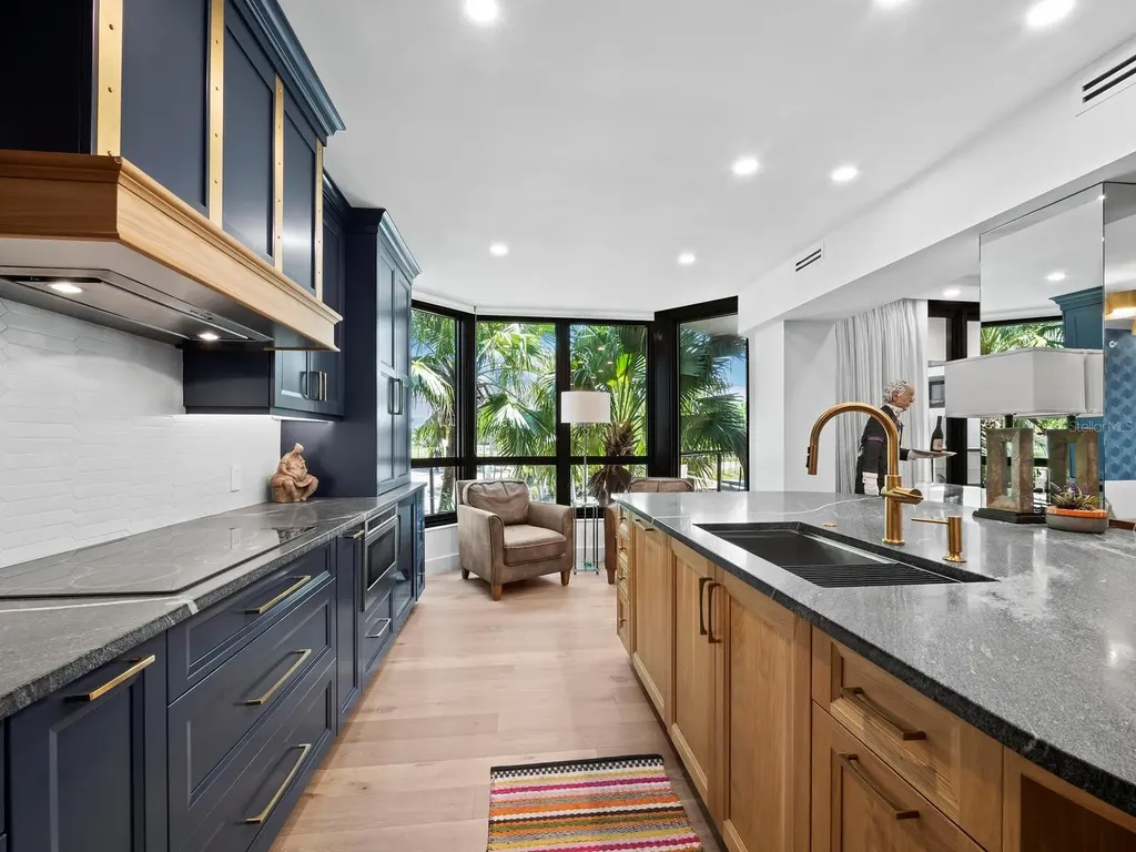 565 Sanctuary Drive Longboat Key FL 34228