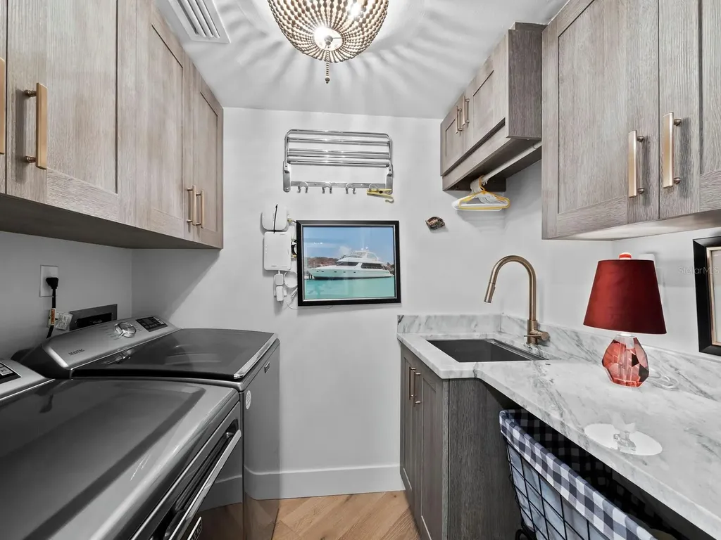 565 Sanctuary Drive Longboat Key FL 34228