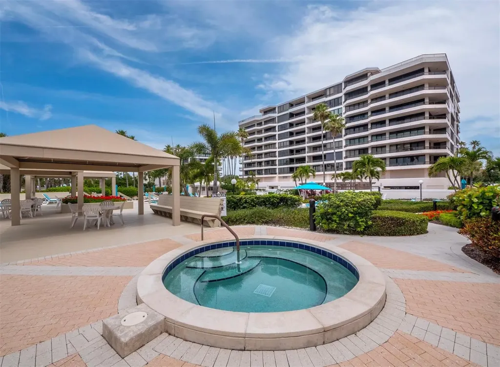 565 Sanctuary Drive Longboat Key FL 34228