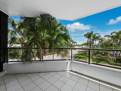 565 Sanctuary Drive Longboat Key FL 34228