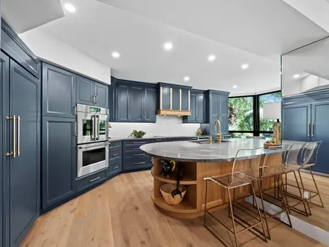 565 Sanctuary Drive Longboat Key FL 34228