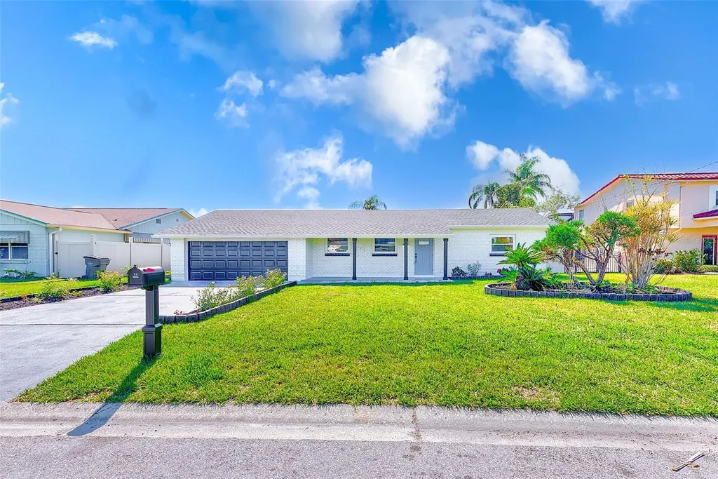 8722 Elmwood Lane Tampa FL 33615