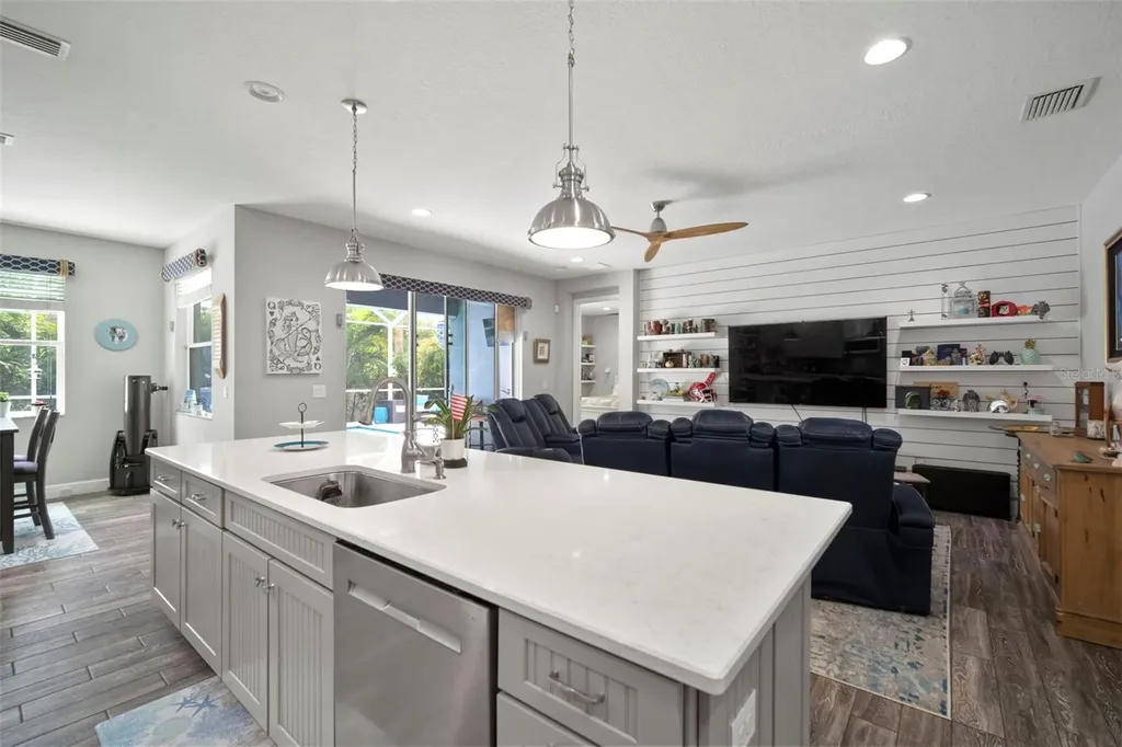 5125 Admiral Pointe Drive Apollo Beach FL 33572