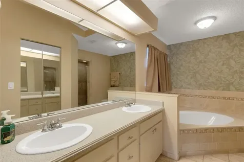 5709 39th Street Circle E Bradenton FL 34203