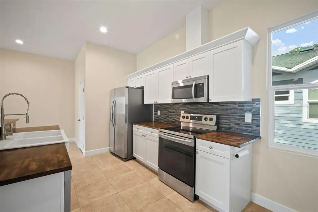 718 S 22nd Street Tampa FL 33605
