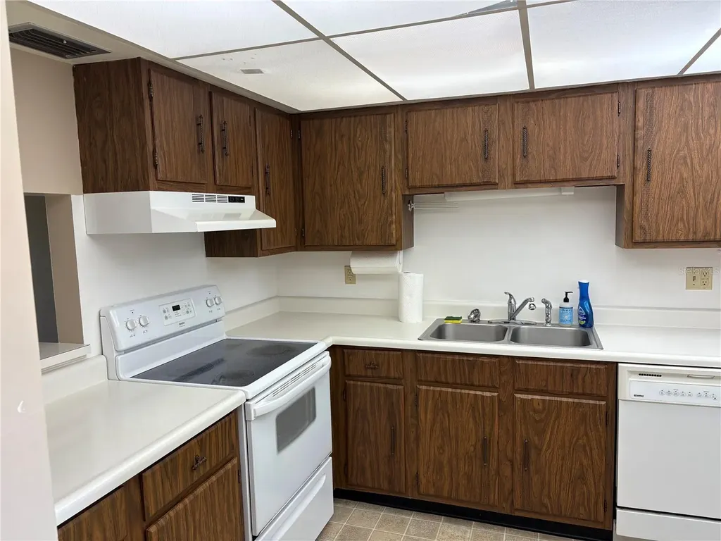 130 E Johnson Avenue Lake Wales FL 33853