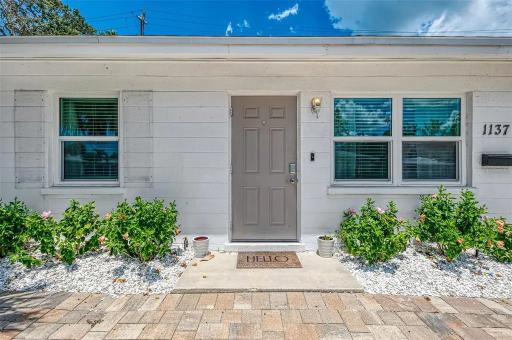 1137 N Moonmist Court Sarasota FL 34242