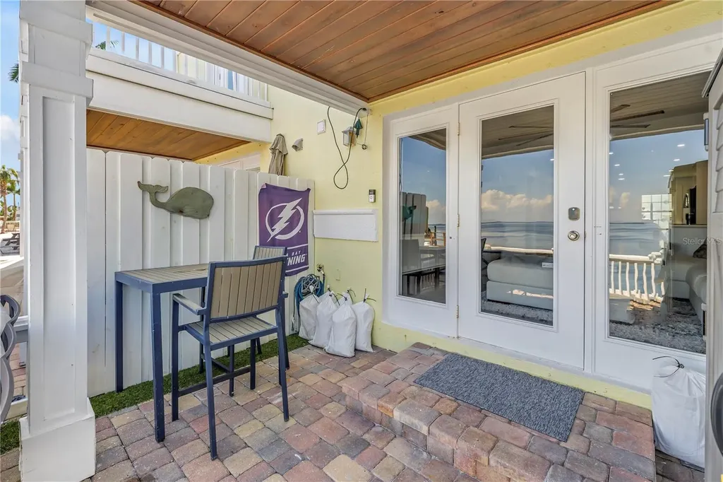 4982 Coquina Key Drive SE St Petersburg FL 33705