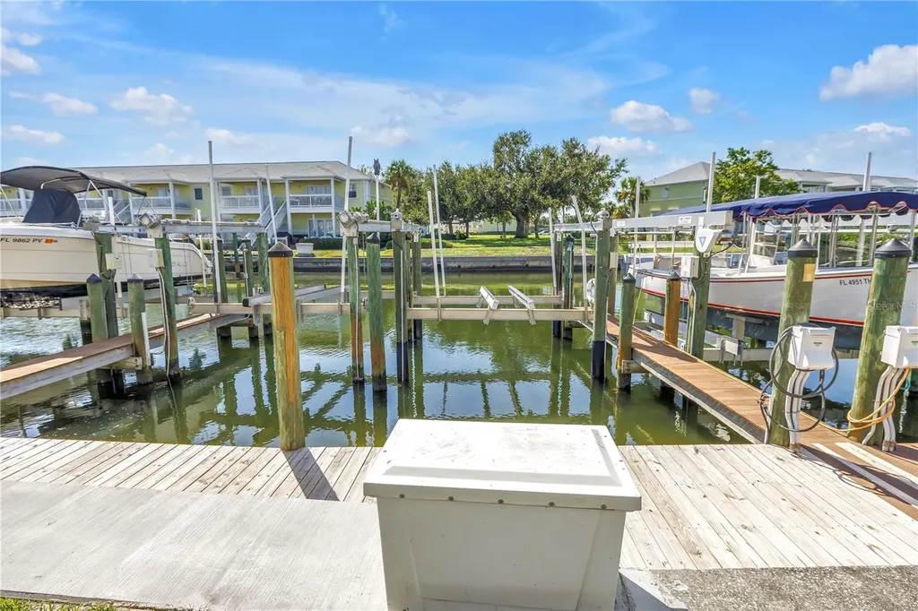 4982 Coquina Key Drive SE St Petersburg FL 33705