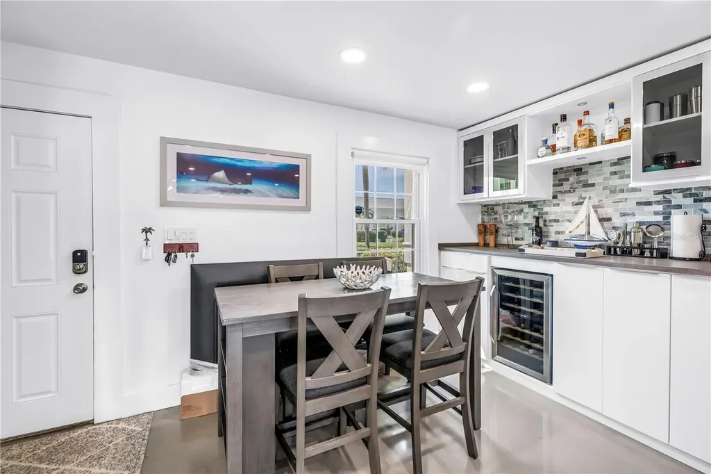 4982 Coquina Key Drive SE St Petersburg FL 33705