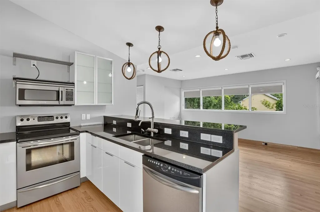 119 N Hyer Avenue Orlando FL 32801