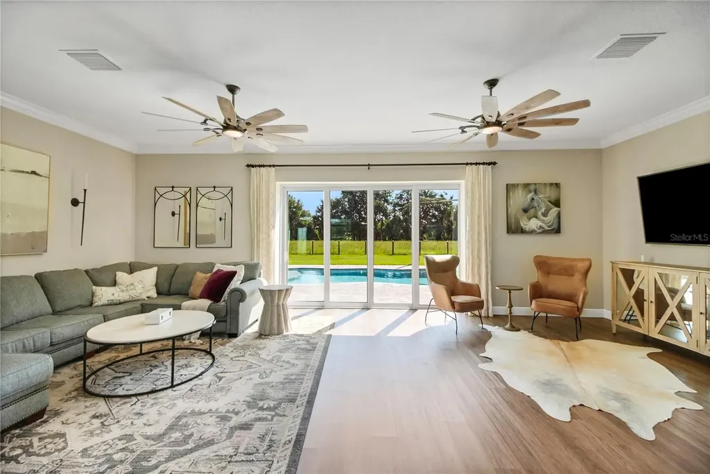 10757 County Road 223 Oxford FL 34484