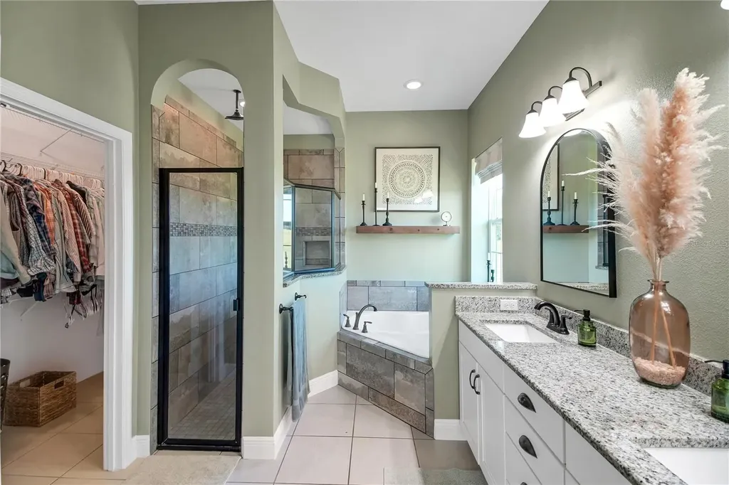 10757 County Road 223 Oxford FL 34484