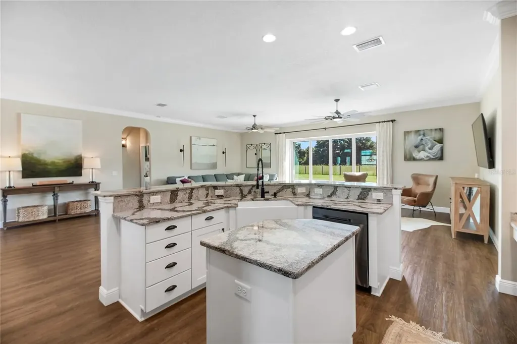 10757 County Road 223 Oxford FL 34484