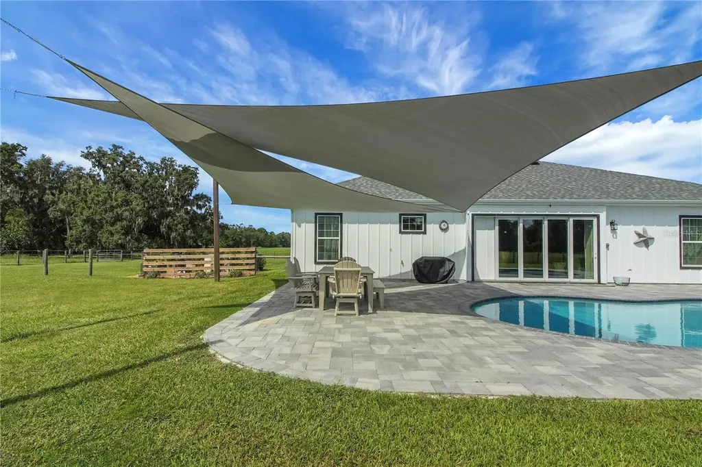 10757 County Road 223 Oxford FL 34484
