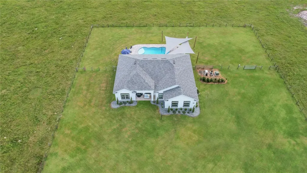 10757 County Road 223 Oxford FL 34484