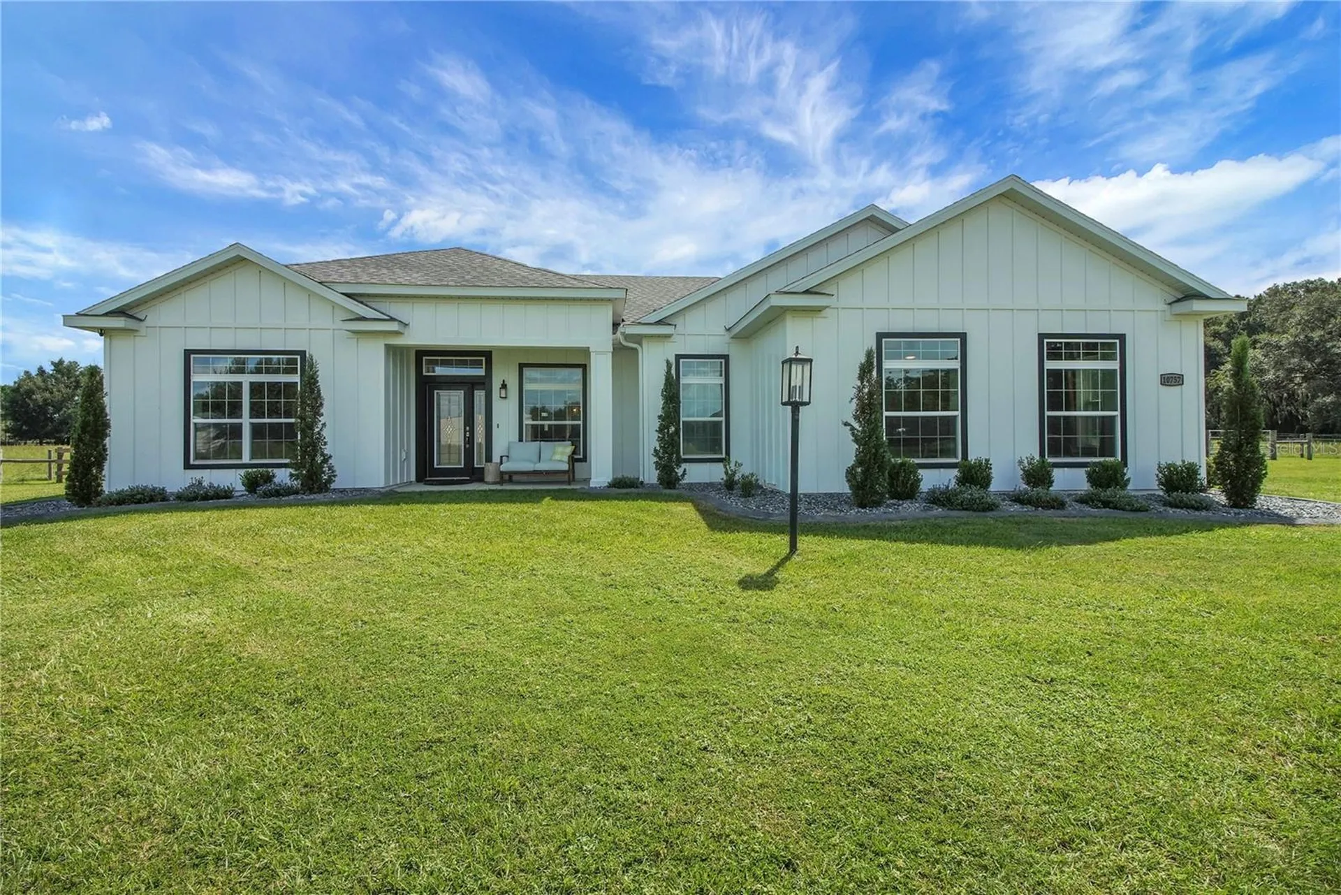 10757 County Road 223 Oxford FL 34484