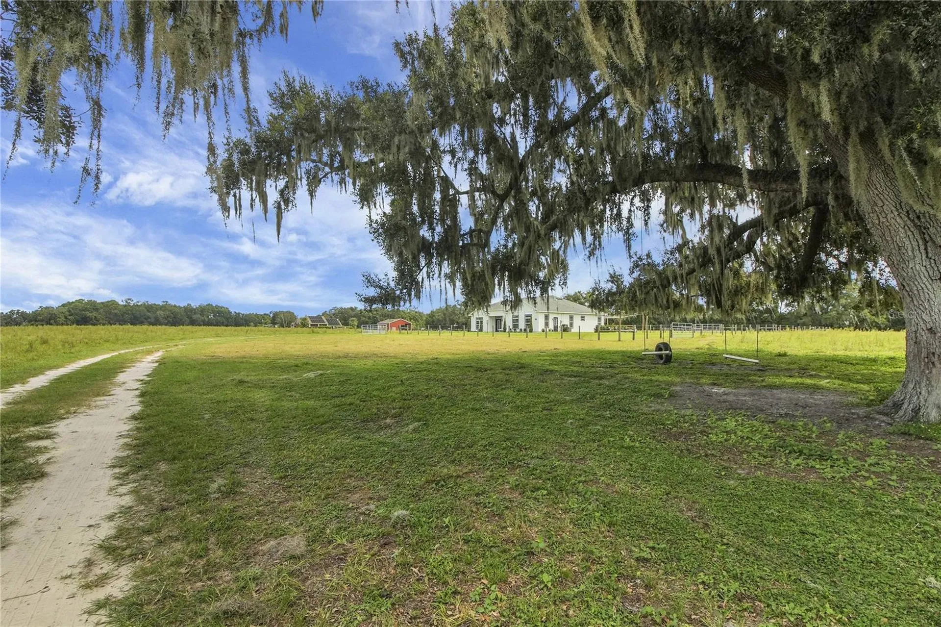 10757 County Road 223 Oxford FL 34484