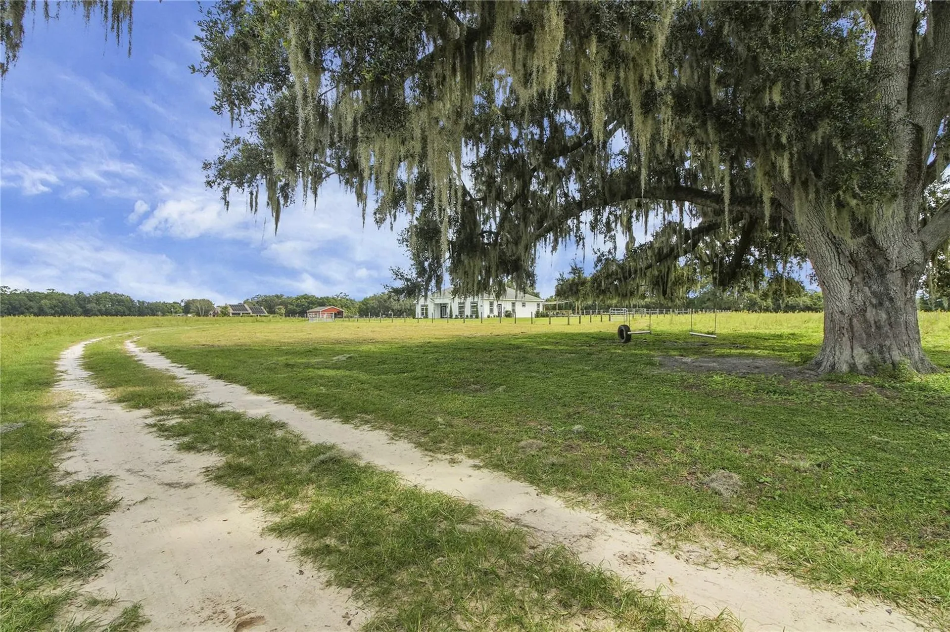 10757 County Road 223 Oxford FL 34484