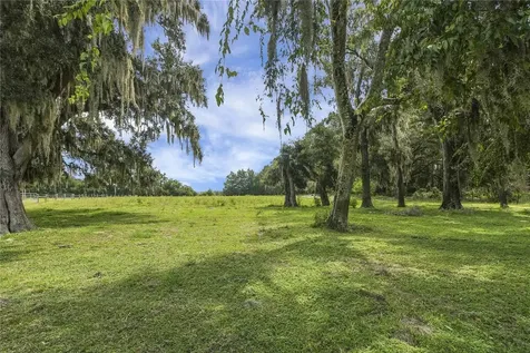 10757 County Road 223 Oxford FL 34484