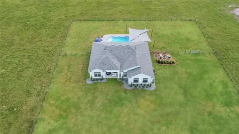 10757 County Road 223 Oxford FL 34484