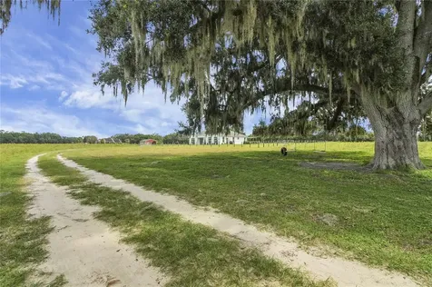 10757 County Road 223 Oxford FL 34484