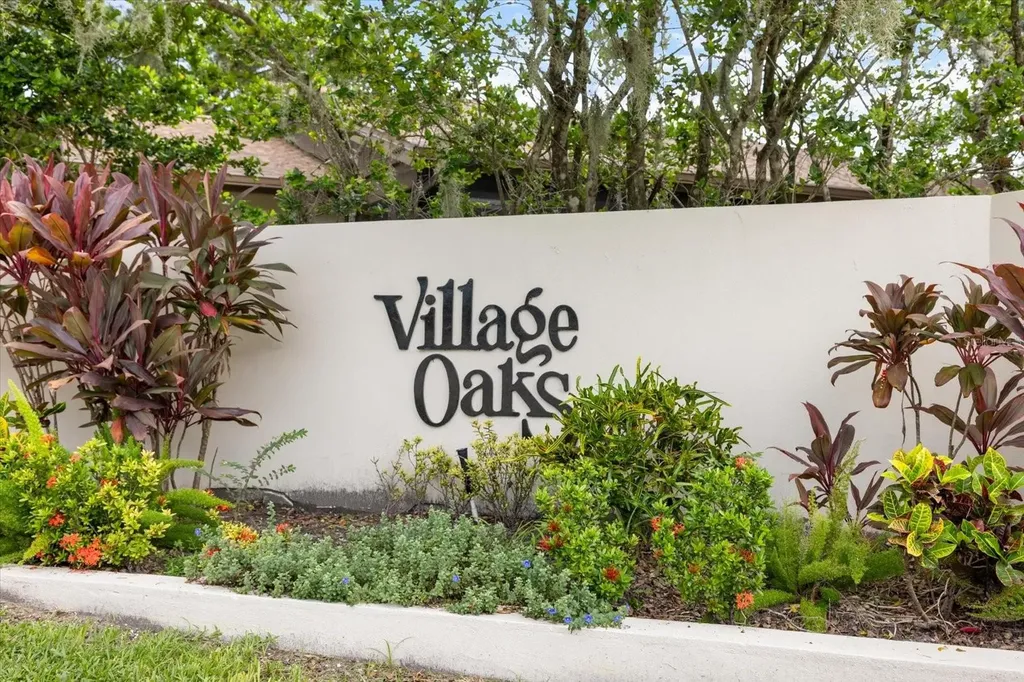 462 Oak Hill Circle Sarasota FL 34232