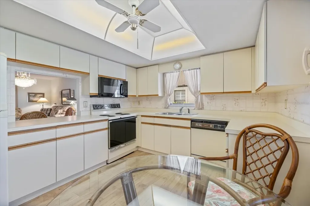462 Oak Hill Circle Sarasota FL 34232