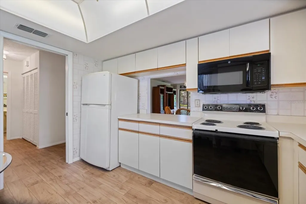 462 Oak Hill Circle Sarasota FL 34232