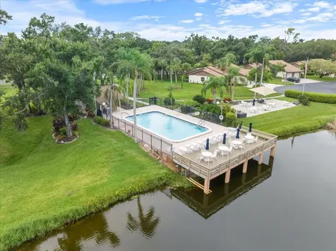 462 Oak Hill Circle Sarasota FL 34232