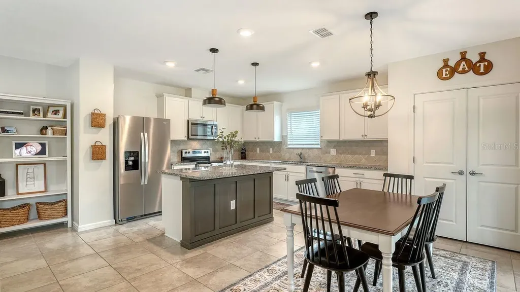 8221 Reefbay Cove Parrish FL 34219
