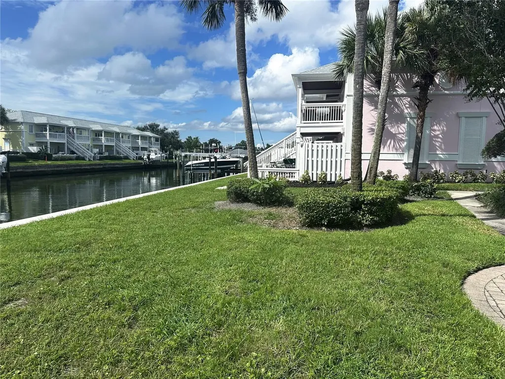 4859 Coquina Key Drive SE St Petersburg FL 33705