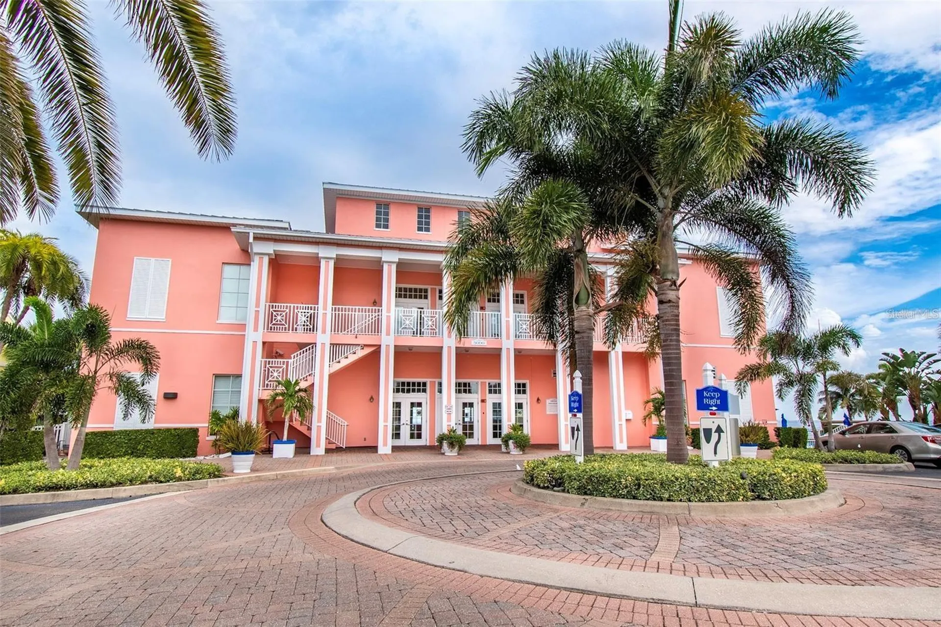 4859 Coquina Key Drive SE St Petersburg FL 33705