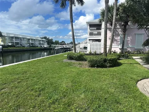 4859 Coquina Key Drive SE St Petersburg FL 33705