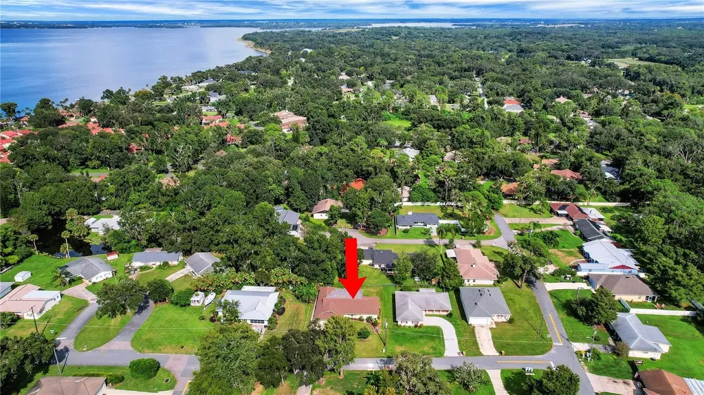 5 Magnolia Lane Yalaha FL 34797